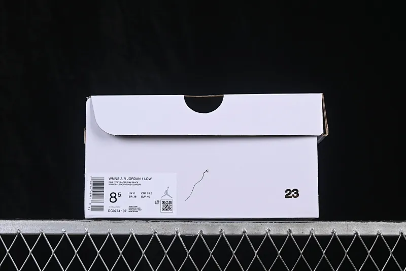All categories Air Jordan Jordan series basketball shoes Air Jordan 1 Low G version pure original Air Jordan 1 Low AJ1 Joe 1 meter white black red low-top cultural casual sneakers DC0774-107